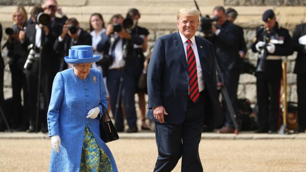 Donald Trump presume de la buena química que tuvo con la Reina de Inglaterra