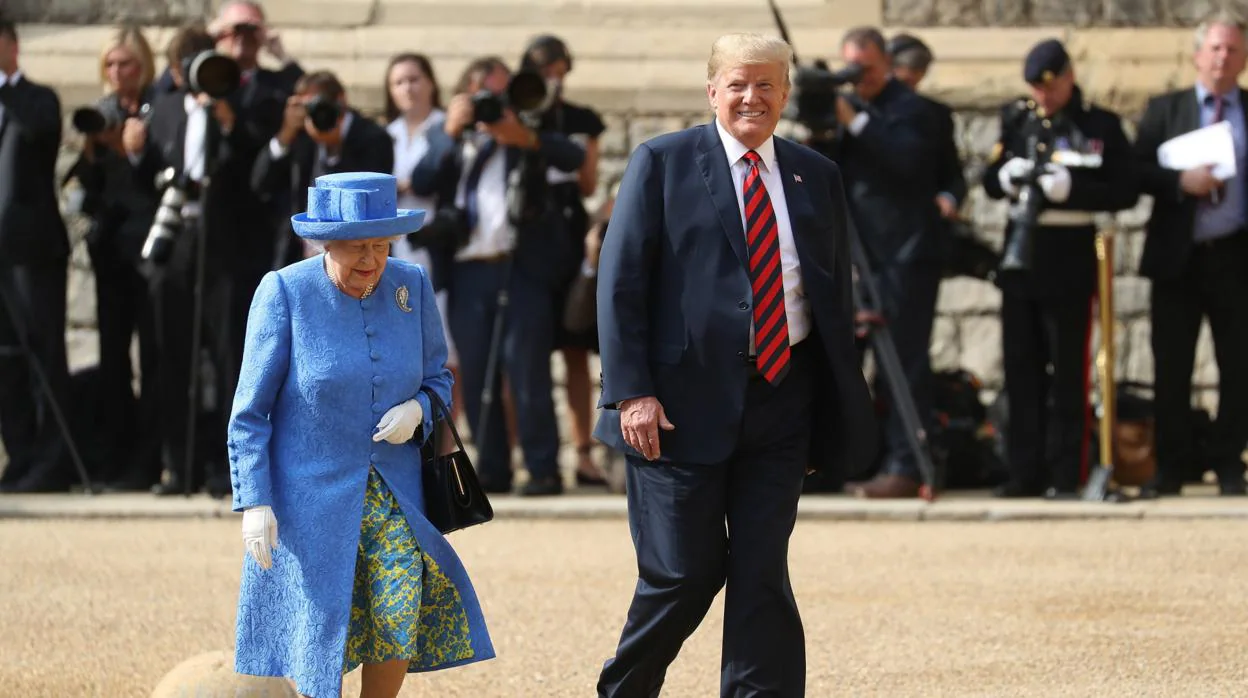 Donald Trump y la Reina de Inglaterra