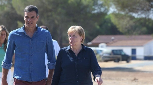 Merkel conoce los avances del programa de cría en cautividad del lince ibérico en Doñana