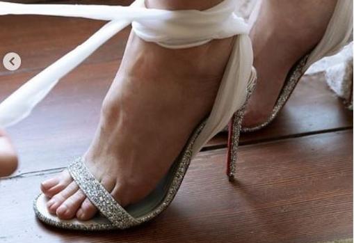 Las sandalias escogidas por Hilary Swank de Christian Louboutin