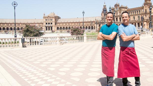 Hermanos Torres: «Hemos tomado un montadito de ‘pringá’ y unas espinacas con garbanzos espectaculares»