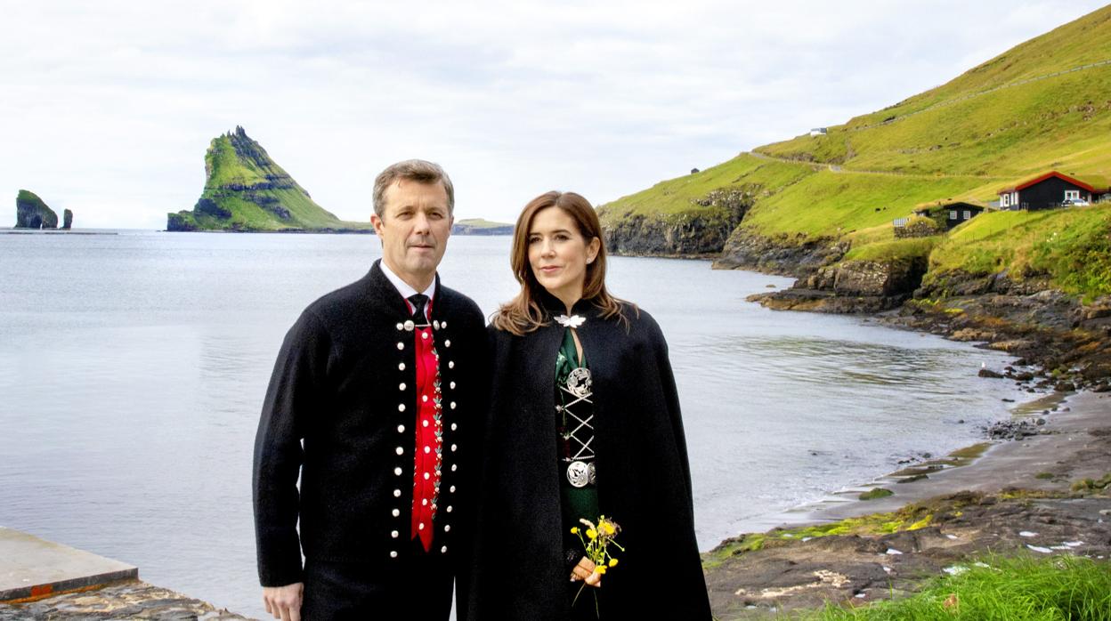 Federico y Mary de Dinamarca en las islas Feroe