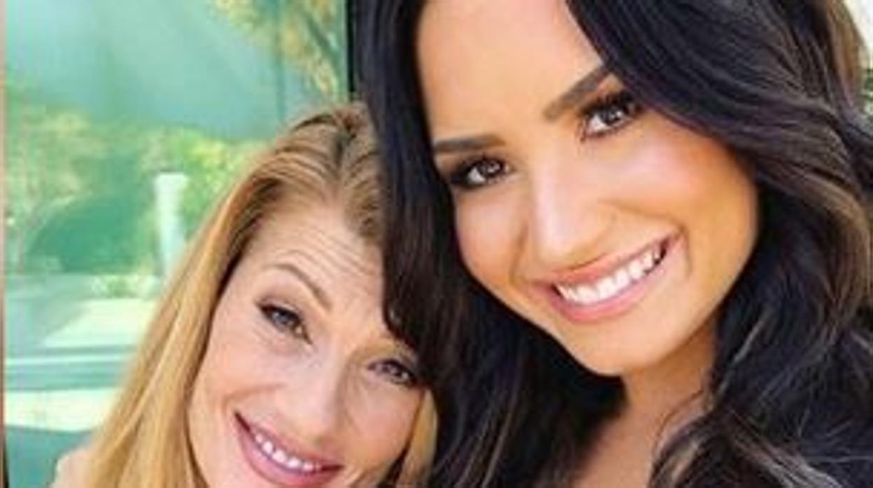 La madre de Demi Lovato, sobre el estado de su hija: «Está viva por las plegarias que se hicieron aquel día»