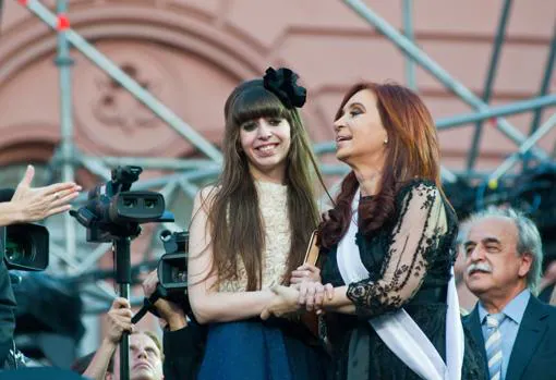 Florencia, junto a su madre, Cristina Fernández de Kirchner, en 2011
