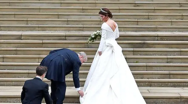 La sorpresa de la novia: sin velo y con una tiara de Isabel II