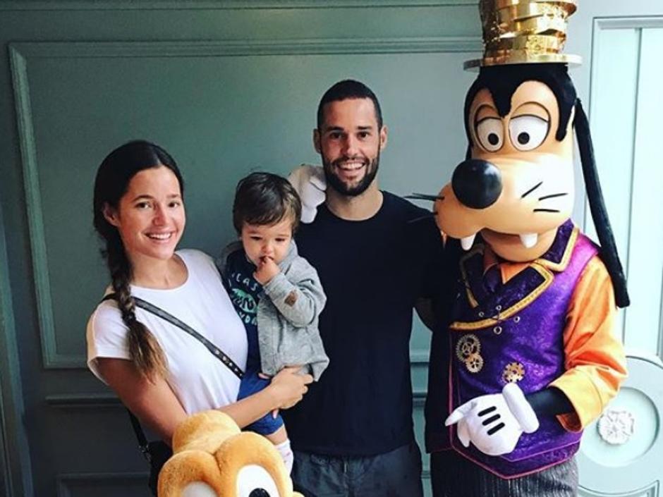 Malena Costa y Mario Suárez, fin de semana de ensueño en el parque Disney