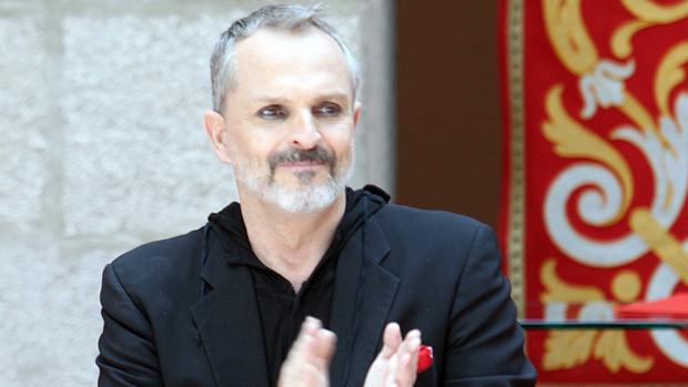 Miguel Bosé inicia su nueva vida en México con dos de sus hijos y 11 maletas