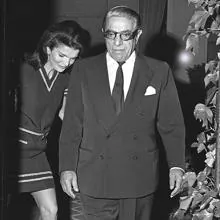 Jackie Kennedy y Aristóteles Onassis: 50 años de una boda llena de intereses y derroche
