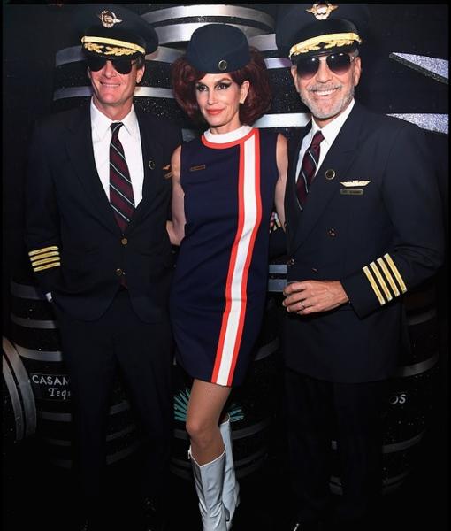 Clooney y Gerber junto a la «azafata» Cindy Crawford