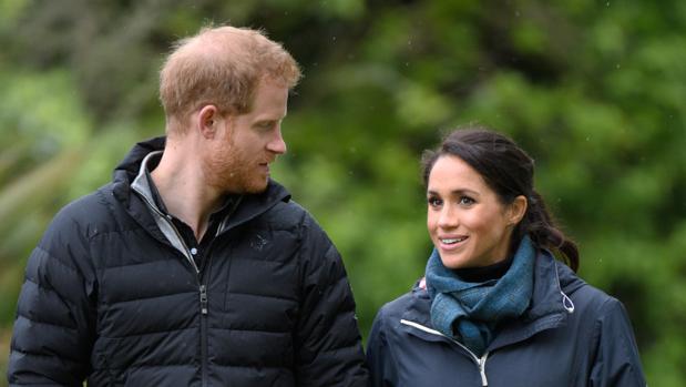 El Príncipe Harry y Meghan Markle renuncian al título real para su hijo