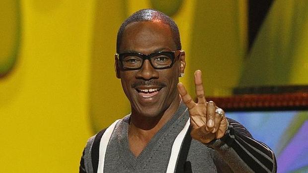 Eddie Murphy posa con sus diez hijos por primera vez