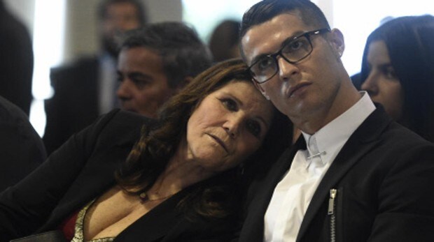 Cristiano Ronaldo, Nochevieja lejos de su madre