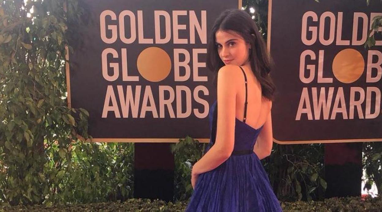 La modelo que se ha vuelto famosa ofreciendo agua en los Globos de Oro