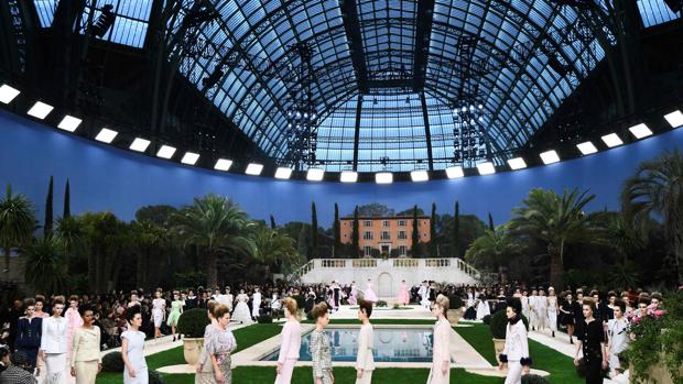Karl Lagerfeld, el gran ausente del desfile de Chanel en París