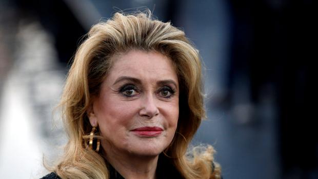 Récord en la venta de los trajes de Catherine Deneuve: 900.000 euros