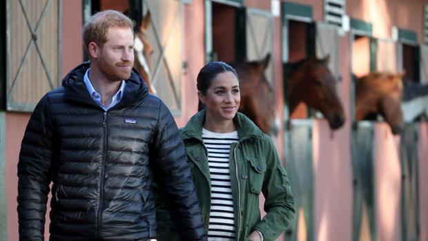 Un «puff» y unos cuadros con sus nombres: los regalos del inolvidable viaje a Marruecos del Príncipe Harry y Meghan Markle