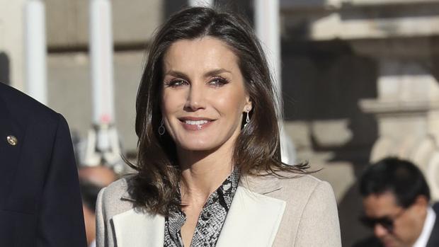 Doña Letizia acierta de nuevo con el «animal print»