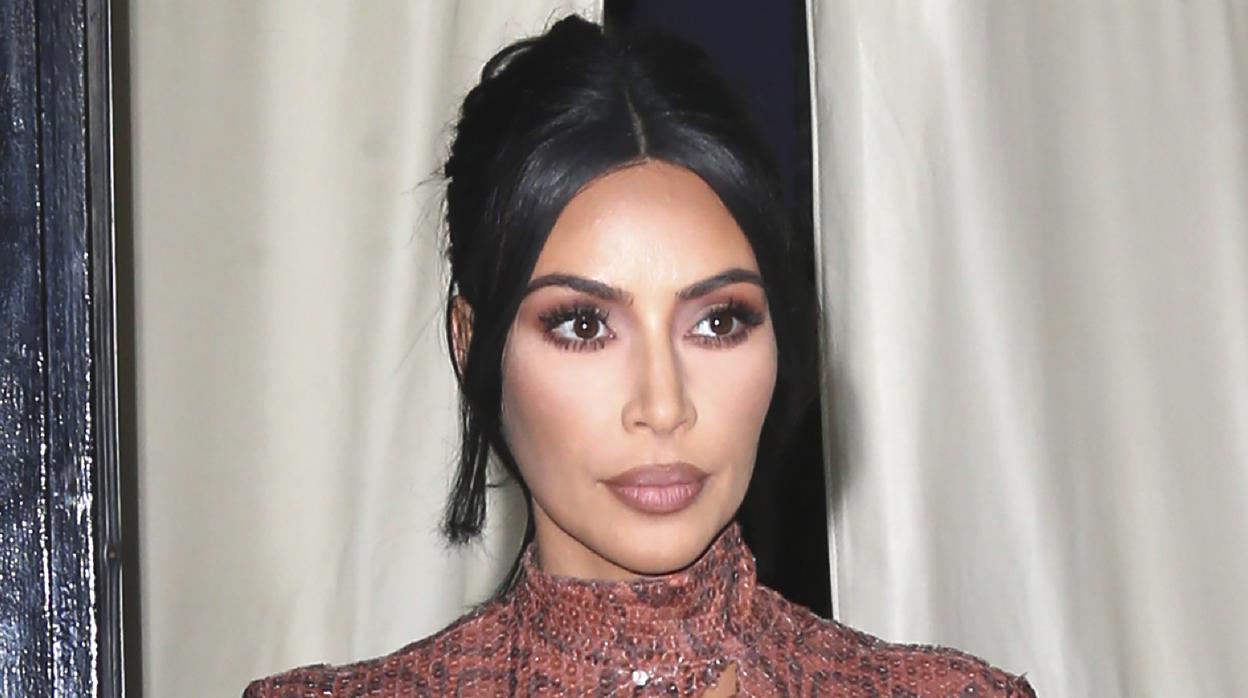 Kim Kardashian contrata una médium para «escuchar mensajes del más allá»