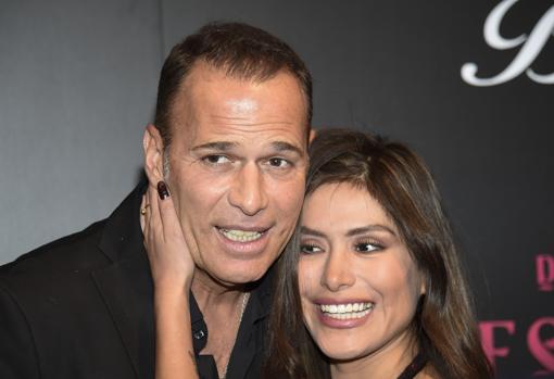 Miriam Saavedra, resentida, utiliza a su familia para atacar a Carlos Lozano