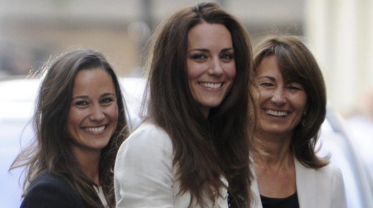 Catalina de Cambridge junto a su madre y su hermana