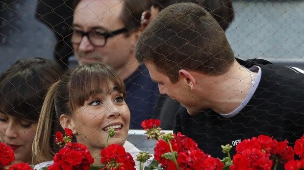 Aitana y Miguel Bernardeau muestran su amor en público por primera vez