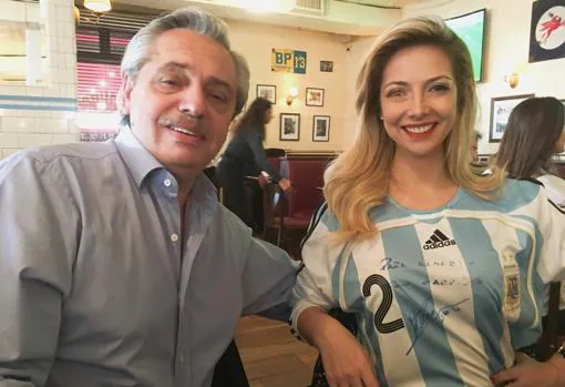 El político Alberto Fernández con su pareja, la periodista Fabiola Yáñez