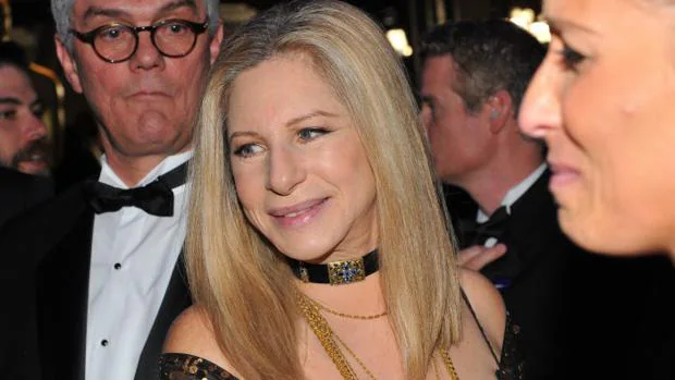 Barbra Streisand se pronuncia sobre su supuesto romance con Carlos de Inglaterra