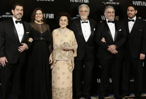 De izquiera a derecha: Alvaro Maurizio Domingo, Renee Alvarez, Marta Ornelas, Tenor Placido Domingo, Jose Placido Domingo y Placido Domingo Jr