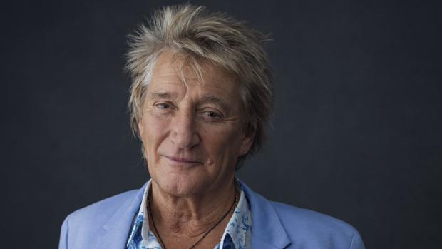 Rod Stewart reúne por primera vez en una misma foto a las cuatro mujeres de su vida