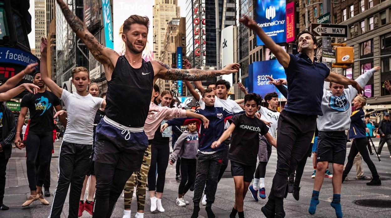 Bailarines en Times Square