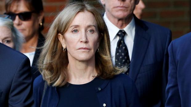 Felicity Huffman entra en prisión por la trama de sobornos