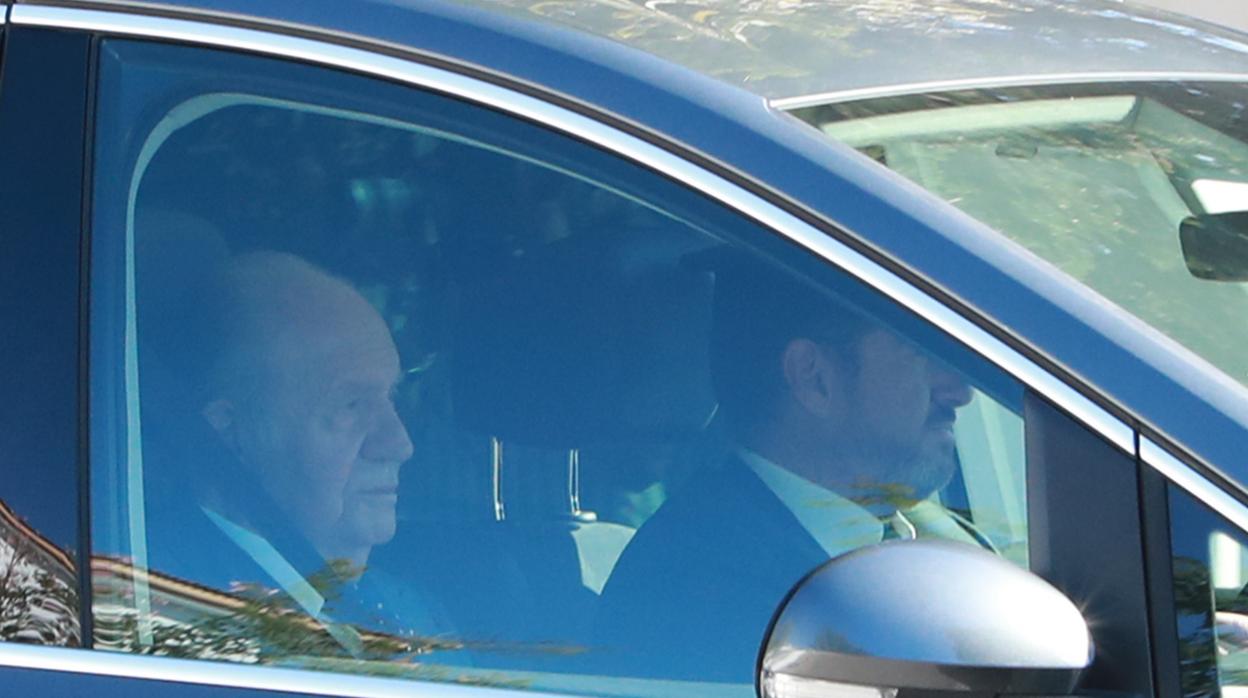 Los Reyes Juan Carlos y Sofía llegan a la boda de Rafa Nadal y Mery Perelló