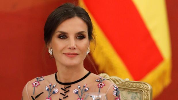 La Reina Letizia triunfa en Seúl con su vestido más innovador