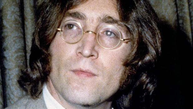 Oswald Mirar furtivamente Roux Las icónicas gafas de Lennon, vendidas por 165.000 euros en una subasta en  Londres