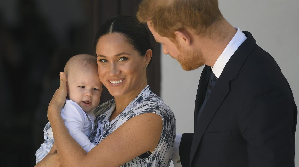 El Príncipe Harry y Meghan Markle, junto con su hijo Archie