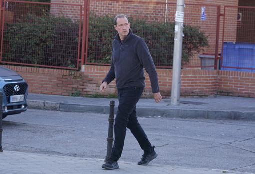 Su hijo Bruno, esta mañana a su llegada a la clínica Rúber Internacional