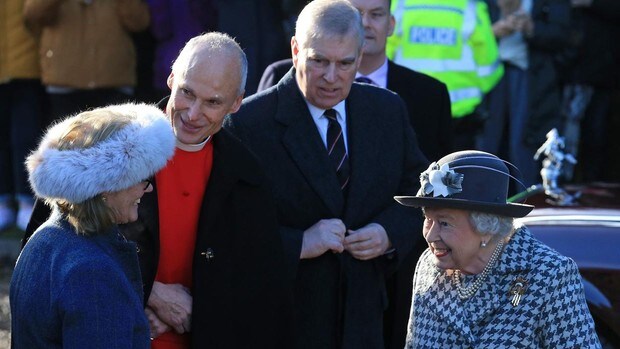 Isabel II reaparece tras la crisis de los Duques de Sussex con su hijo el Príncipe Andrés