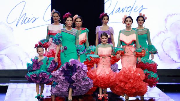 Sara de Benítez regresa a SIMOF con «Mis claveles»