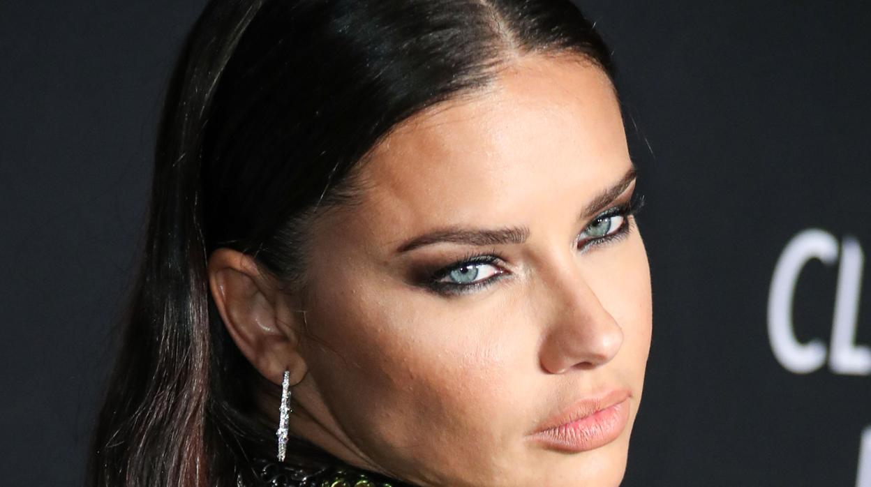 La modelo Adriana Lima