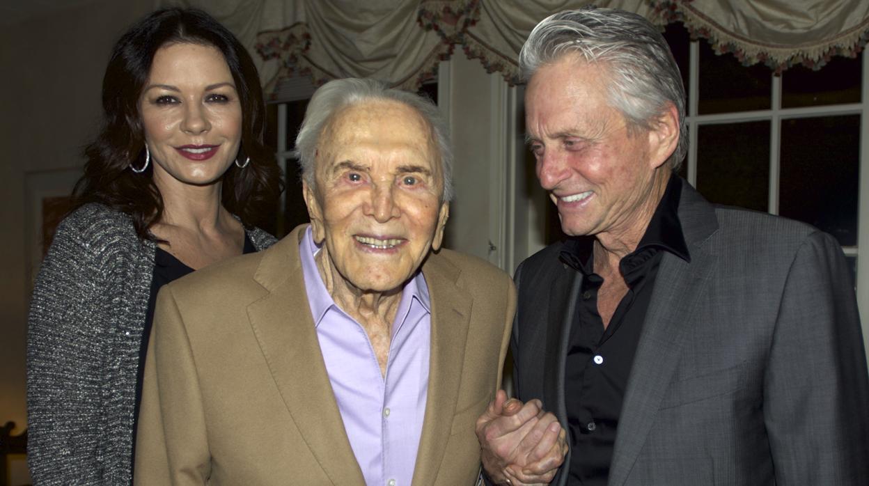 Catherine Zeta-Jones, Kirka y Michael Douglas, en 2015