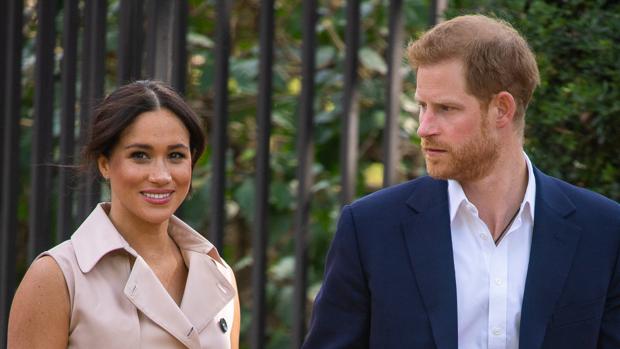 La Reina prohibe a Harry y Meghan usar la marca Sussex Royal