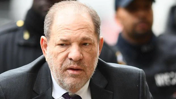 Las autoridades toman medidas por miedo a que Harvey Weinstein se autolesione