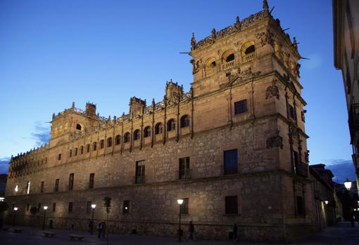 La fachada del Palacio de Monterrey