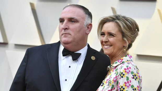 Chef Jose Andres and wife Patricia Fernandez de la Cruz attend the