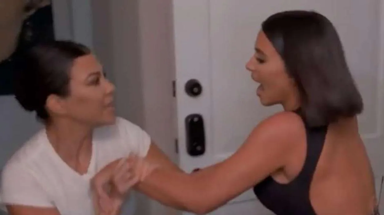 Imagen de la bronca entre Kim y Kourtney Kardashian