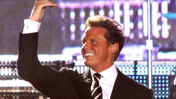 El 50 cumpleaños de Luis Miguel aislado en su yate en Miami