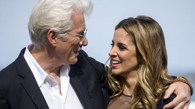 Richard Gere y Alejandra Silva dan la bienvenida a su segundo hijo