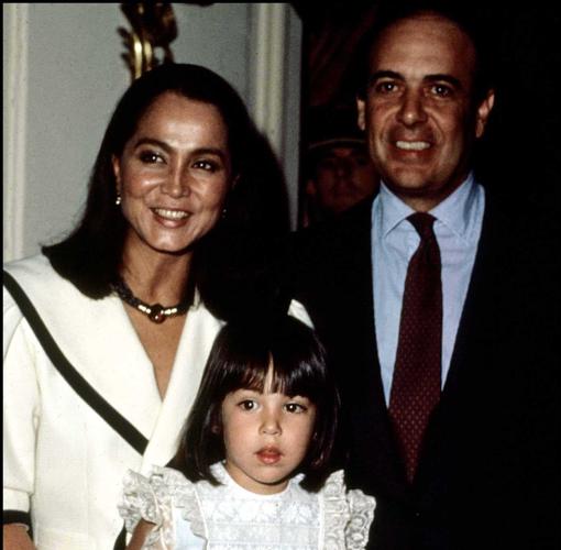 Tamara Falcó junto a sus padres