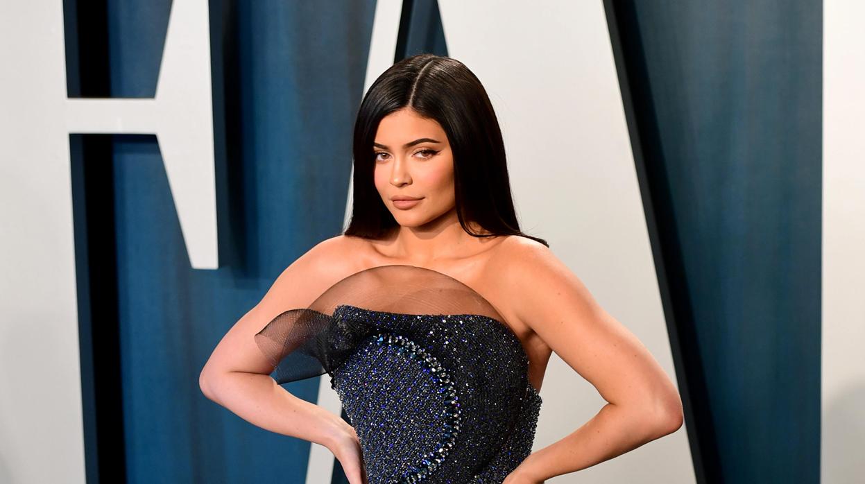 Kylie Jenner pierde el título de milmillonaria de la revista «Forbes» por supuesto fraude