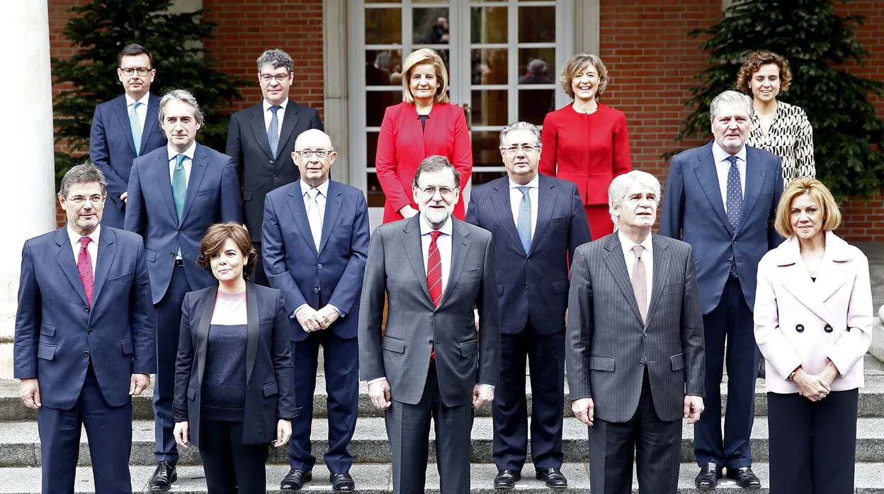 Mariano Rajoy, junto a sus ministros, en marzo de 2018